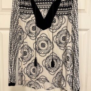 Crown & Ivy Black and White Boho tunic with velvet accents